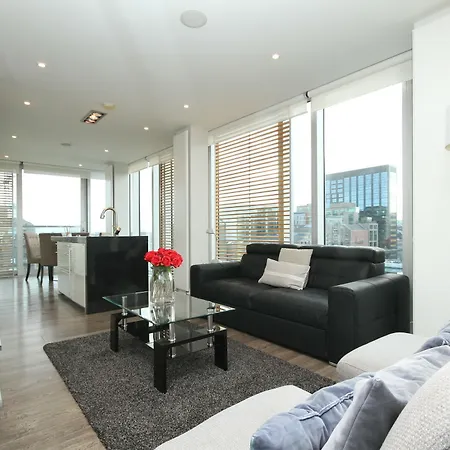 Pearse Street Apartment *