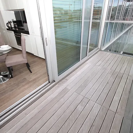 Pearse Street Apartment *